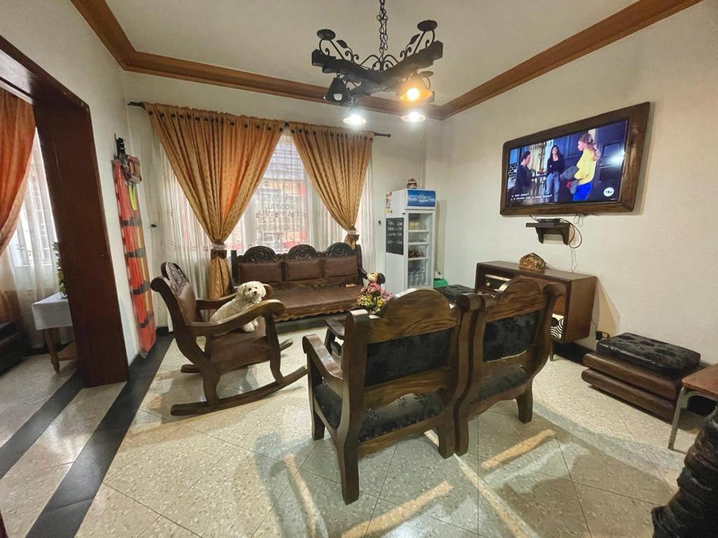 Hostal Internacional Богота Екстериор снимка