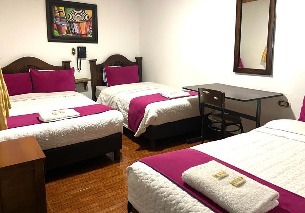 Hostal Internacional Богота Екстериор снимка